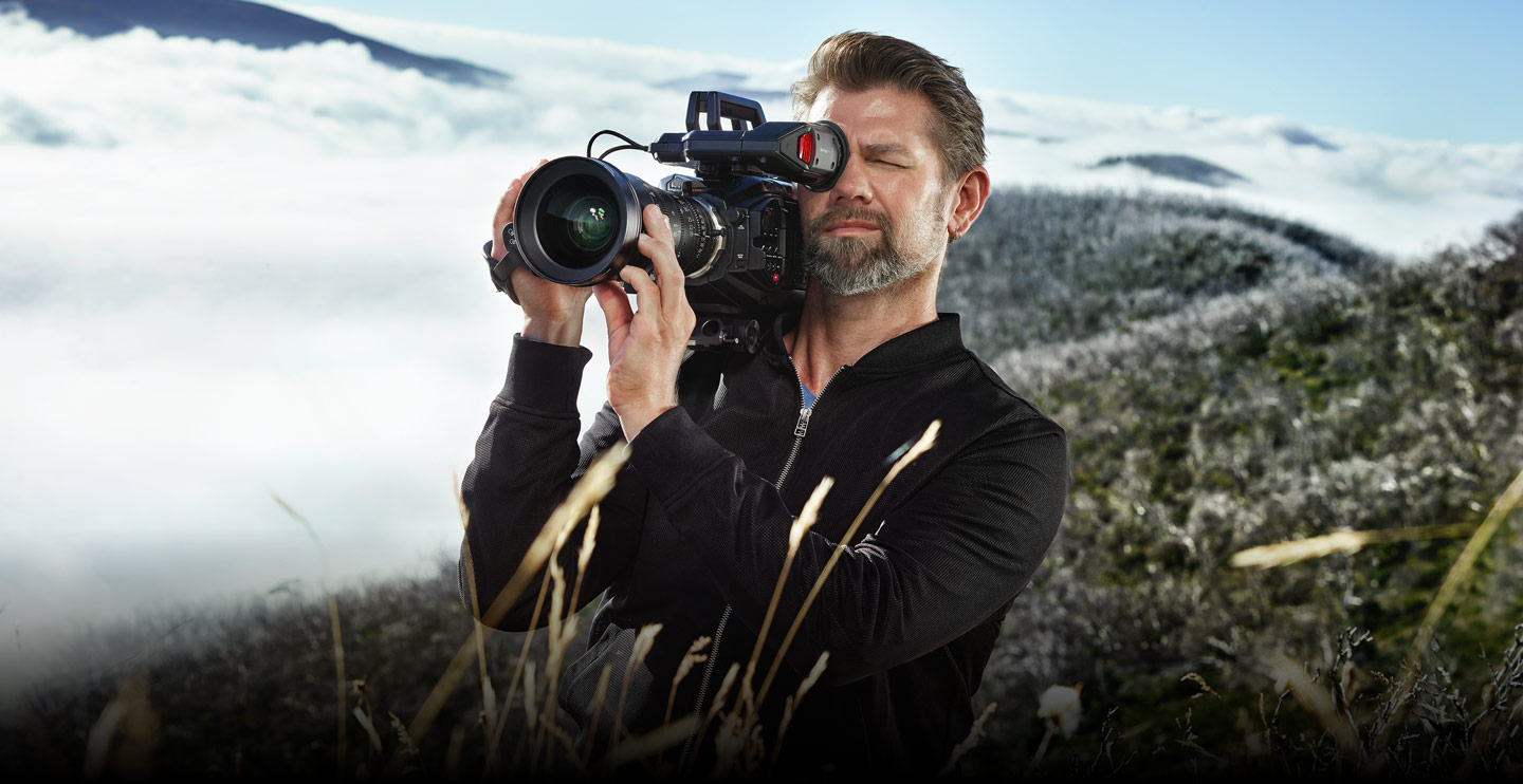 Blackmagic URSA Mini Pro 4.6K G2 dengan sensor Super 35 HDR dan dynamic range 15 stops